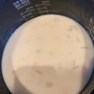 炊飯器で作る豆乳コンソメスープ